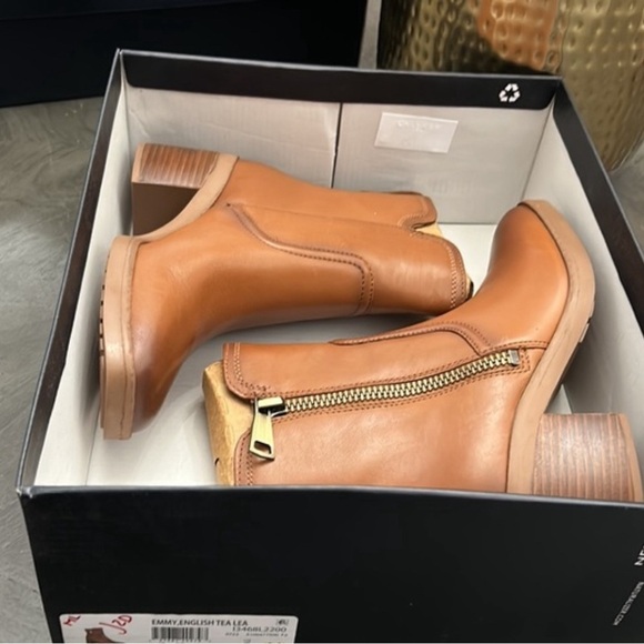 Naturalizer Emmy Block Heel Bootie in English Tea Leather (WIDE) - Picture 2 of 12